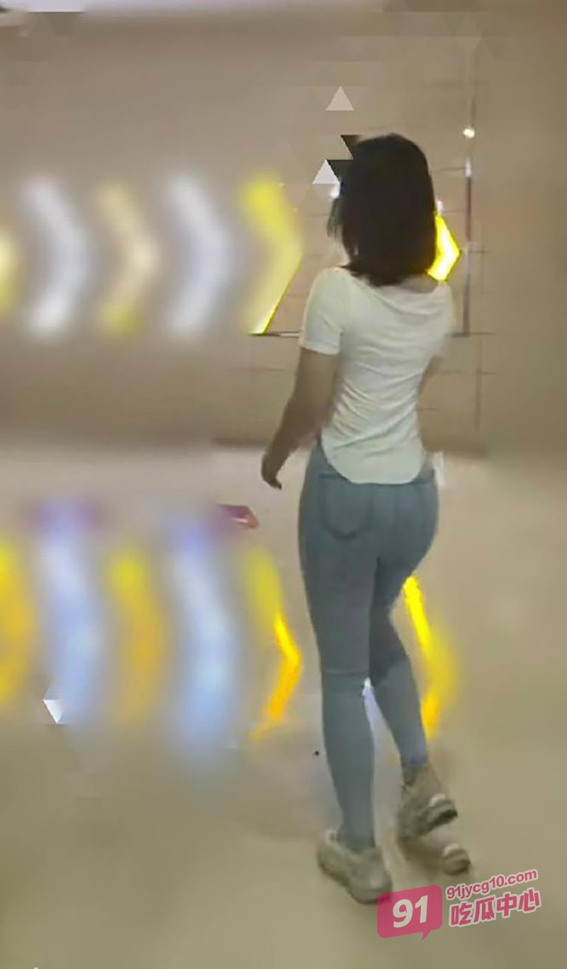 「兄妹乱伦」意淫妹妹已久终于狂干一次 没想到妹妹更粘人！ 配图2