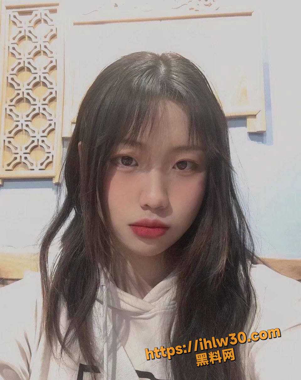 soul上认识的清纯学生妹没想到这么反差 才进入20岁的年纪就喜欢穿珍珠内裤 太骚了！