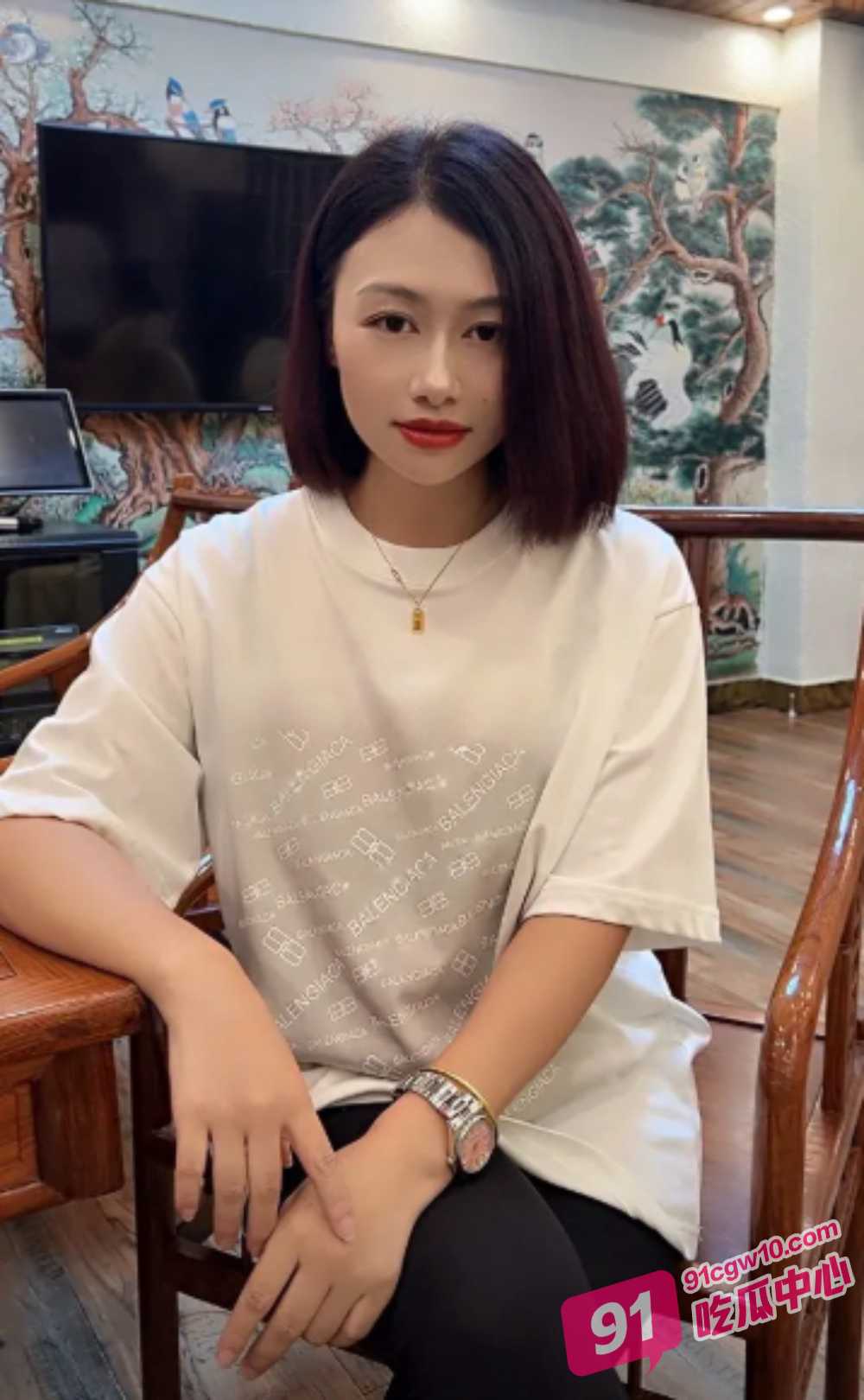 推特顶级媚黑女王 莫雪特heyitsmei 再战黑鬼 巨屌一步到胃插得骚逼叫不停！ 配图2