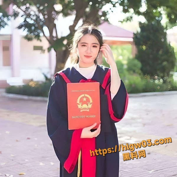 越南白领上班族与炮友开房，竟然自拍全过程结果视频惨遭外流，女主叫得很浪！