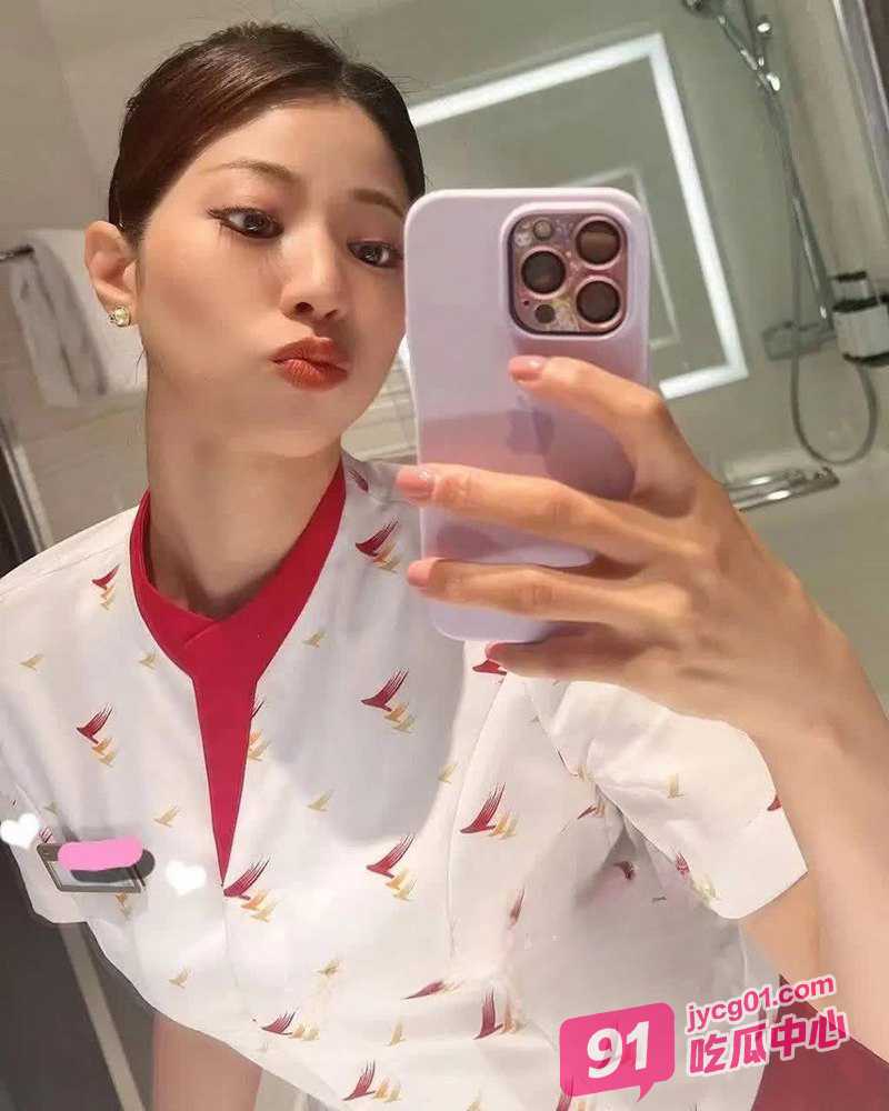 空姐偷情闺密老公 表面高雅空姐 私下却和闺蜜同吃肉棒！ 配图3