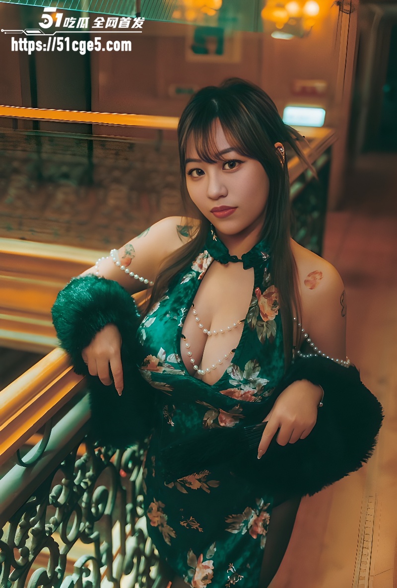 外网巨乳模特 私拍洗澡揉奶视频 2
