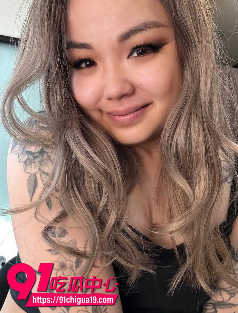INS女模特Amethyst与前男友自拍性爱视频流出10