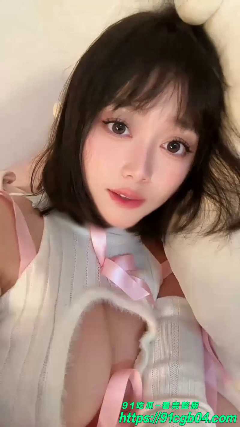 高颜值网红黑猫露娜酱 私拍自慰全程曝光 白虎女神骚劲诱十足 白虎骚穴特写插逼