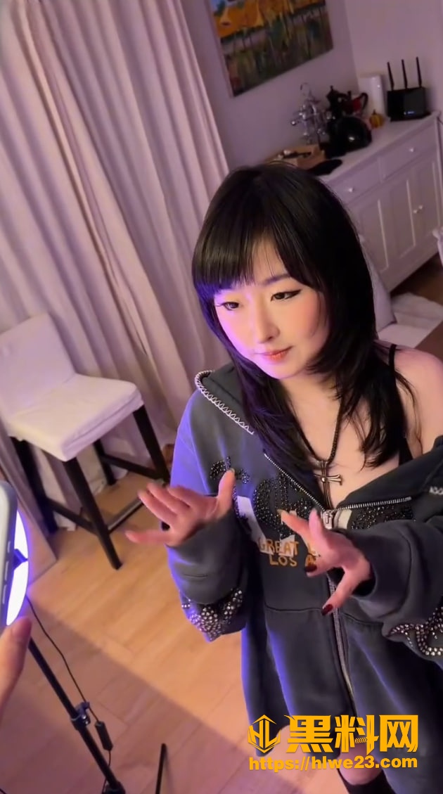 推特福利姬 魅魔PuPu 拍抖音被男友靠近深喉 激烈性爱后颜射吞精