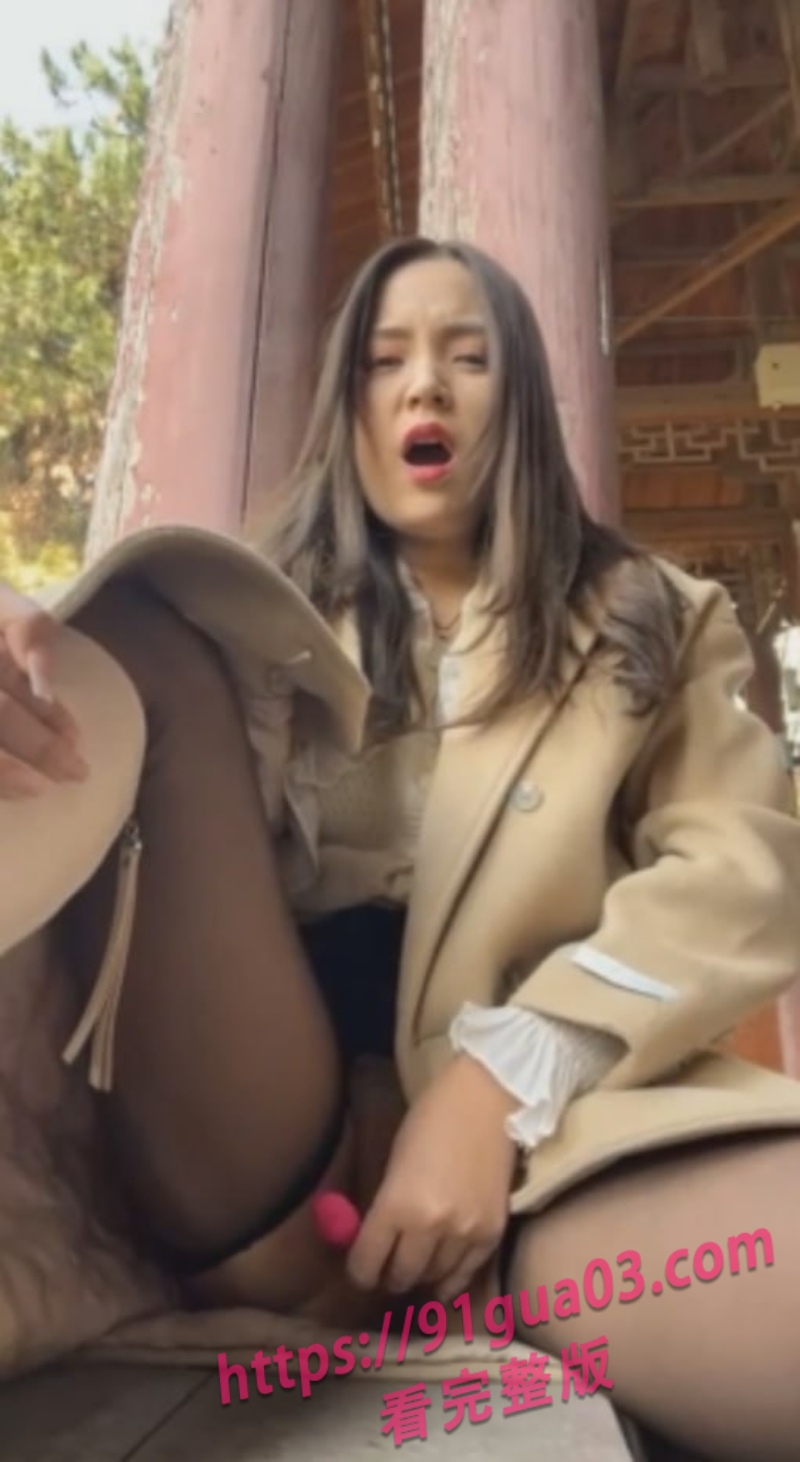 厕所女王自慰2.jpg