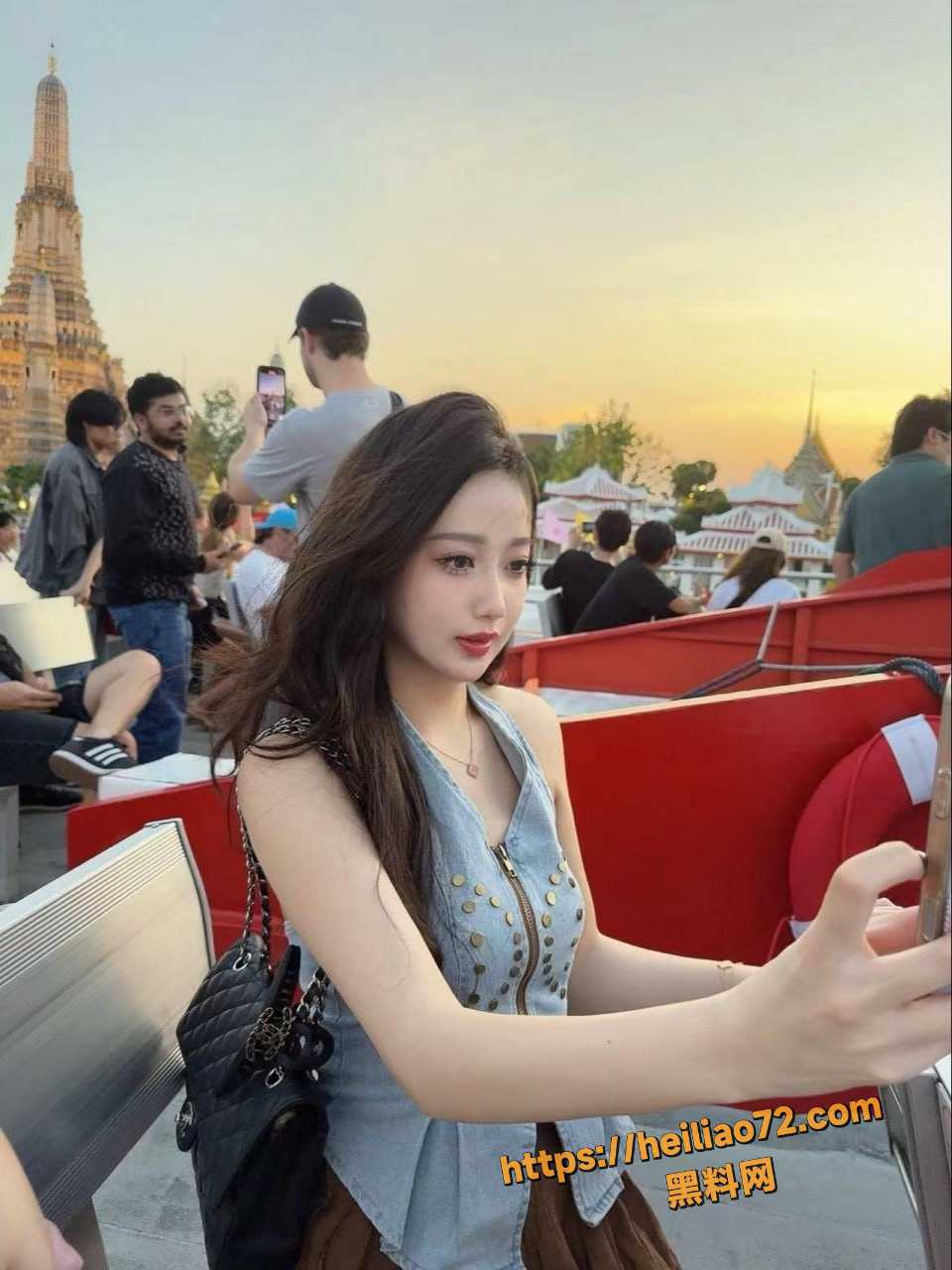东北少妇 吴婕珍 偷情前男友被老公怒曝 私密视频流出 逼塞六神花露水超松垮