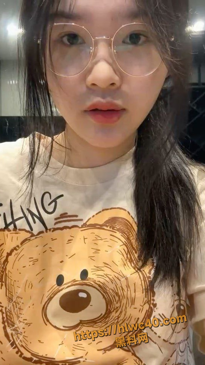 杭州萧山高颜值美女 黄佳宁 揉奶扣逼自慰视频曝光