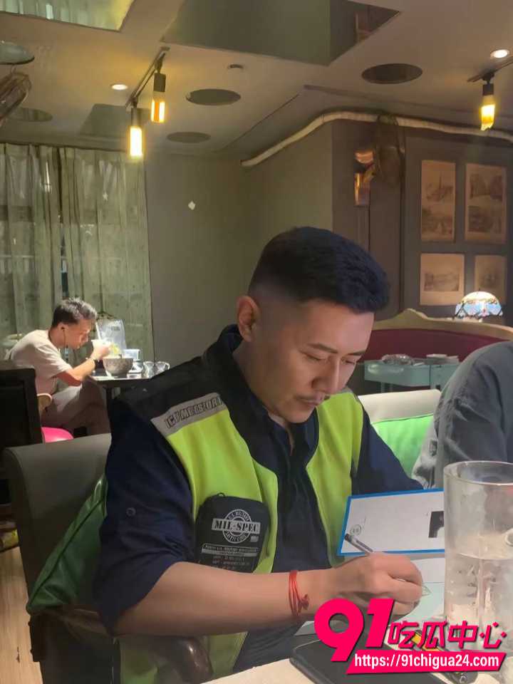 大冰从丽江炮王变身人生导师6