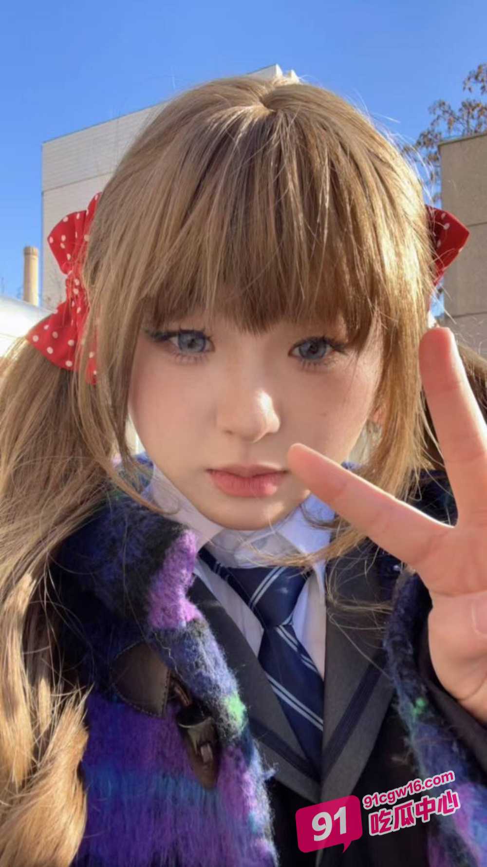 真实勾搭大二学生妹陈淑仪第一次约炮就要玩群p 开房露脸调教轮操 真是够反差的 配图2