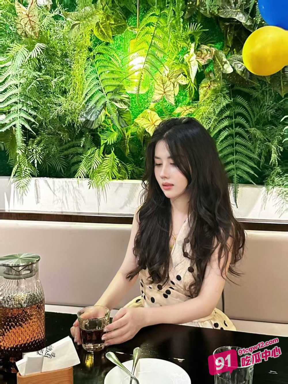 金融圈女白领 张佳佳 性奴母狗有受虐倾向掐脖子满脸红晕 完美露脸！ 配图3