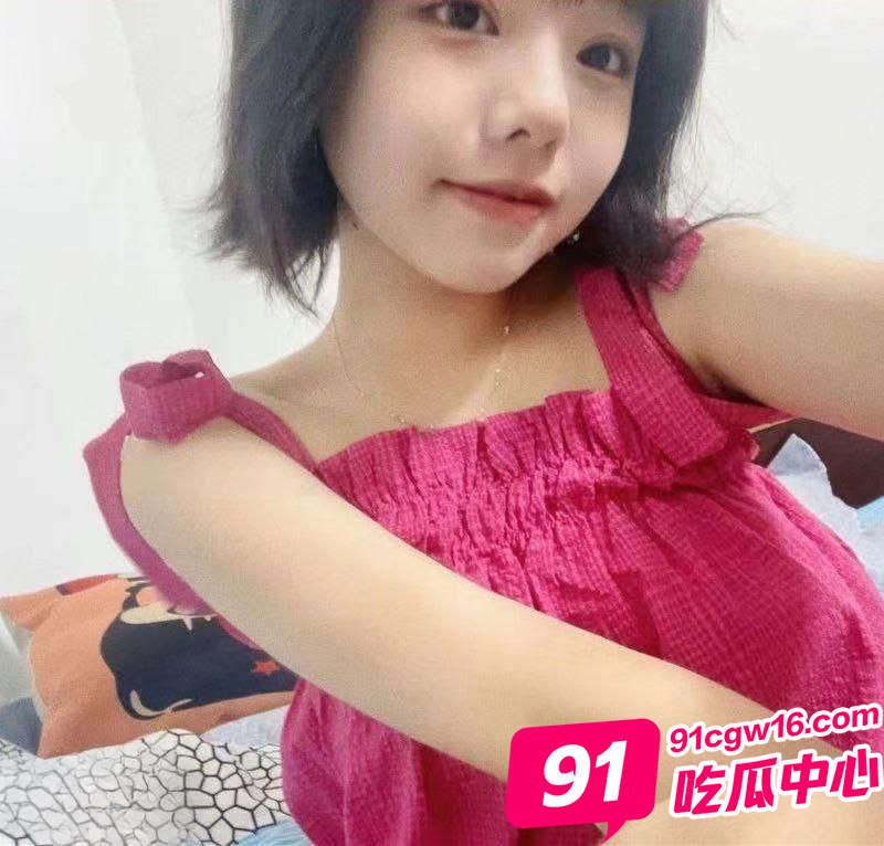 萝莉少女李月 表面人畜无害背地淫荡风骚 “胸这么大的萝莉还是第一次见” 配图10