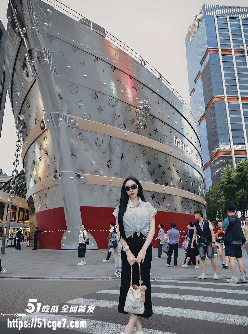 约炮大神独家曝光巨乳人妻 1