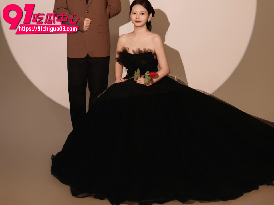 已婚孕妇少妇被两个大学生单男轮番玩弄3