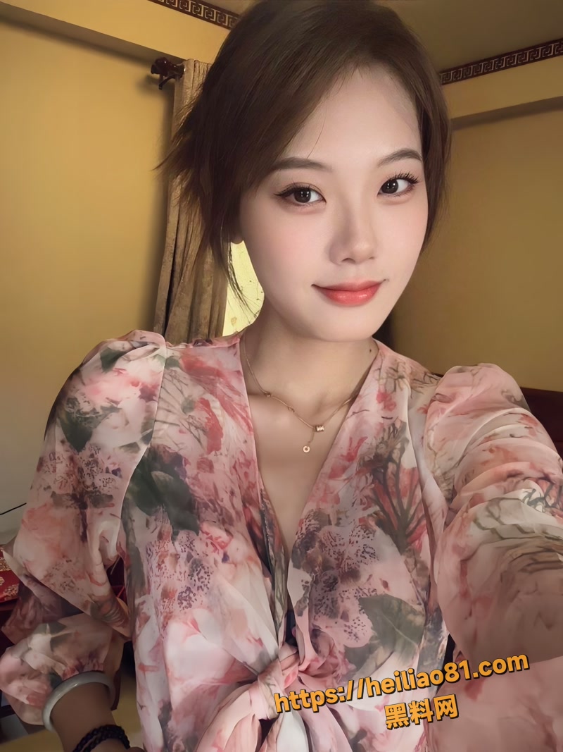极品高颜值瑜伽健身婊 刘敏婕 情趣女仆白丝网袜被男友爆插蜜穴惨叫视频曝光