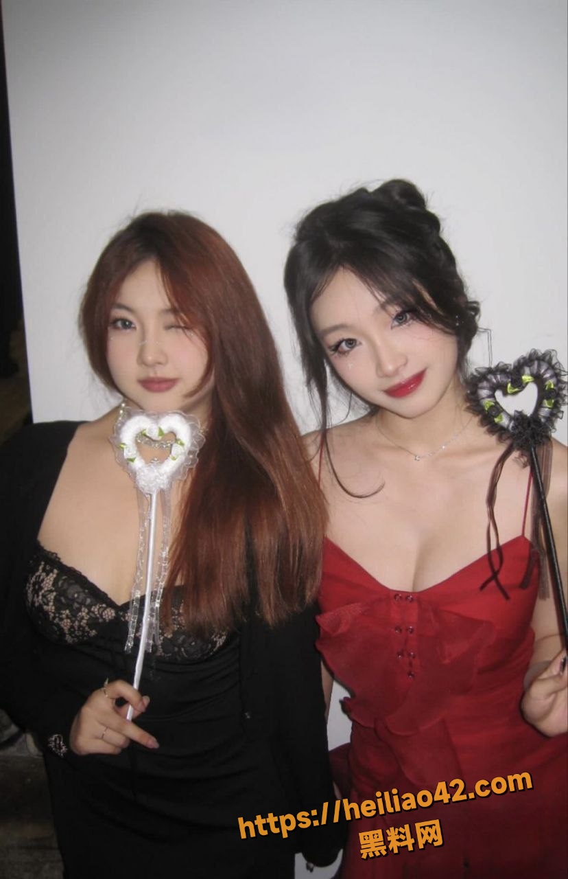 高颜值小美女 曹颖 不雅视频流出 母狗式口交舔屌 被富哥狂操浪叫不止！