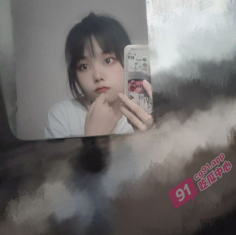 重庆闷骚小骚鸡～超爱吃鸡巴即使被颜射一脸       还要握着鸡巴疯狂舔舐 ~