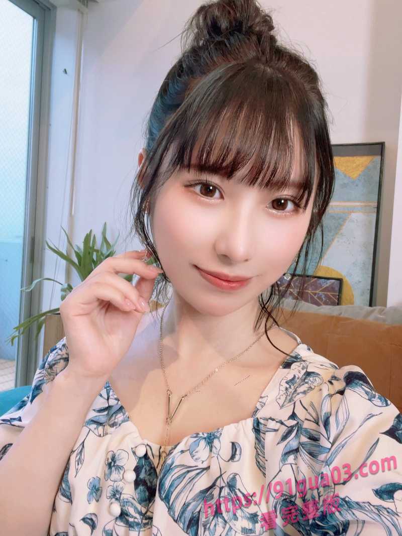 撸片推荐!性感送货妹主动求操 内裤湿透嘴里含着叫得上头