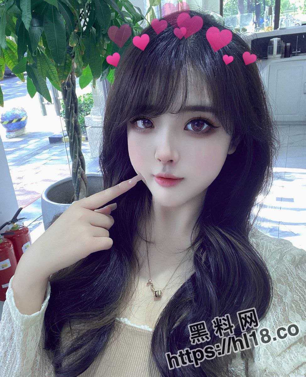 推特极品身材福利姬小美女 ax_9o 翘臀骚拍极具吸引人的鸡吧～