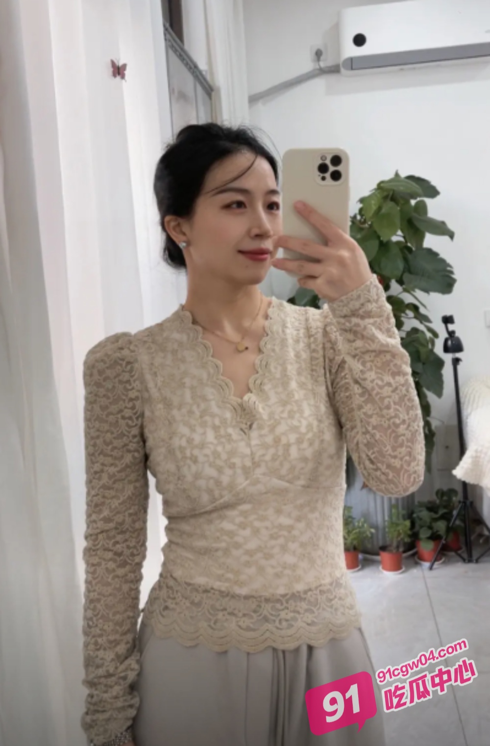 海角乱伦偷情极品良家熟女阿姨 在客厅后入雪白肥厚的大屁股太爽了! 配图2