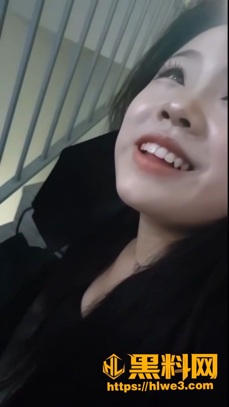 援助交际 韩国油腻大叔 勾搭清纯美女少妇 口爆吞精打飞机 大尺度性爱全曝光