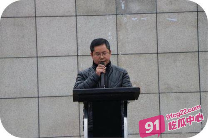 10_W_800px.jpg