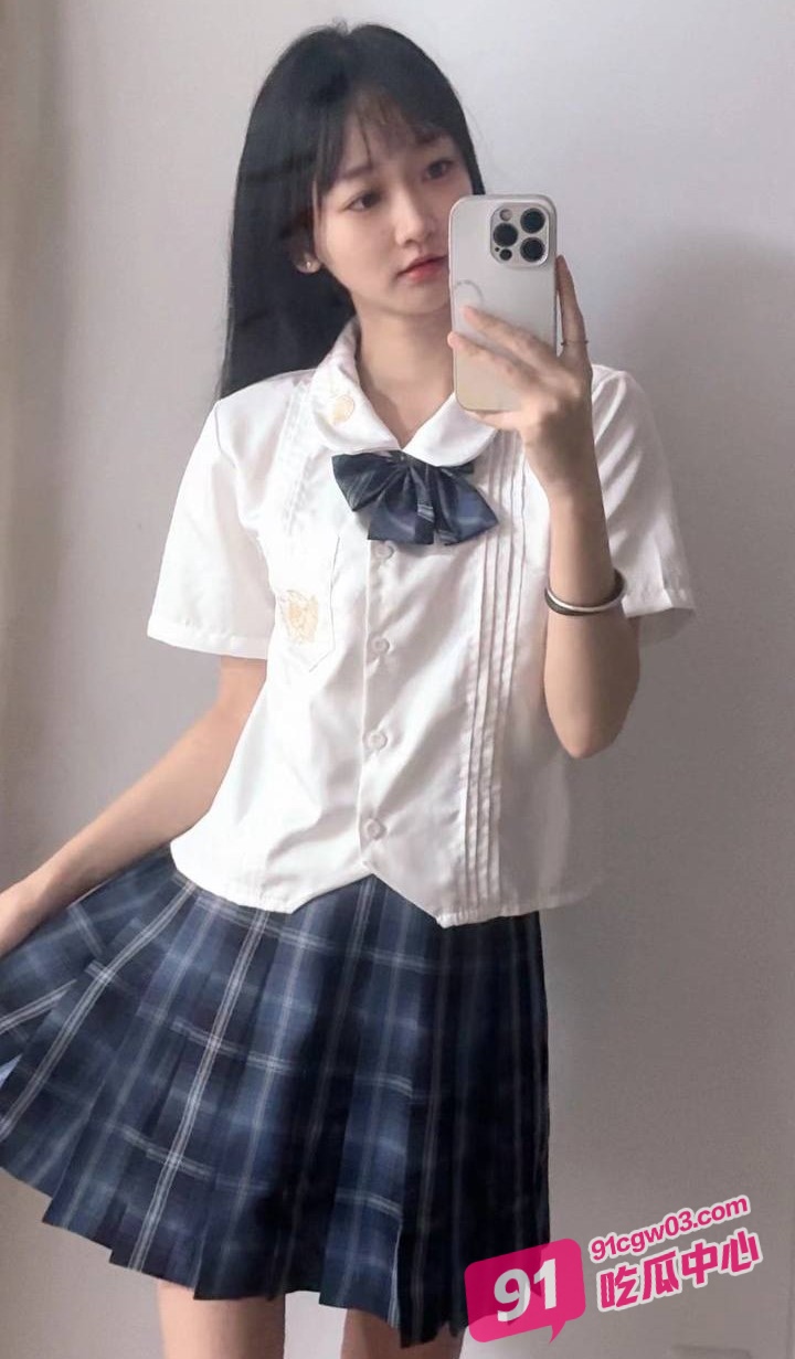 塑料姐妹！河北美女张梦梦与闺蜜男友偷情时 接到闺蜜电话吐槽男友出轨另一妹子！