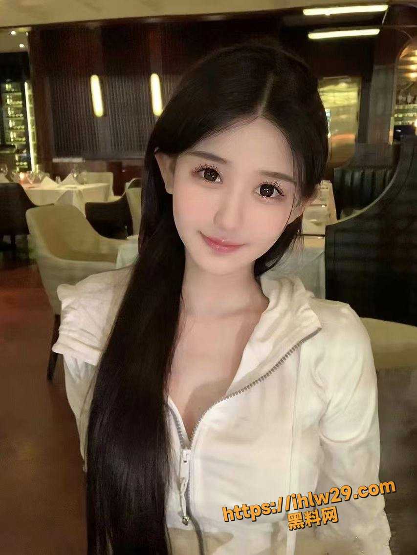 汕头大学体育生约炮门 高跟清纯学妹被体育生站起来蹬 难怪说潮汕地区的妹子不外嫁这颜值简貌比天仙！