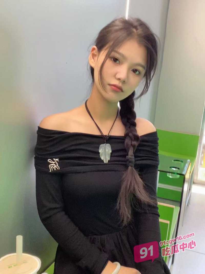 健身教练爆操女会员合集～巨屌横扫各种女神 从骨感御姐到健身辣妹！ 配图3