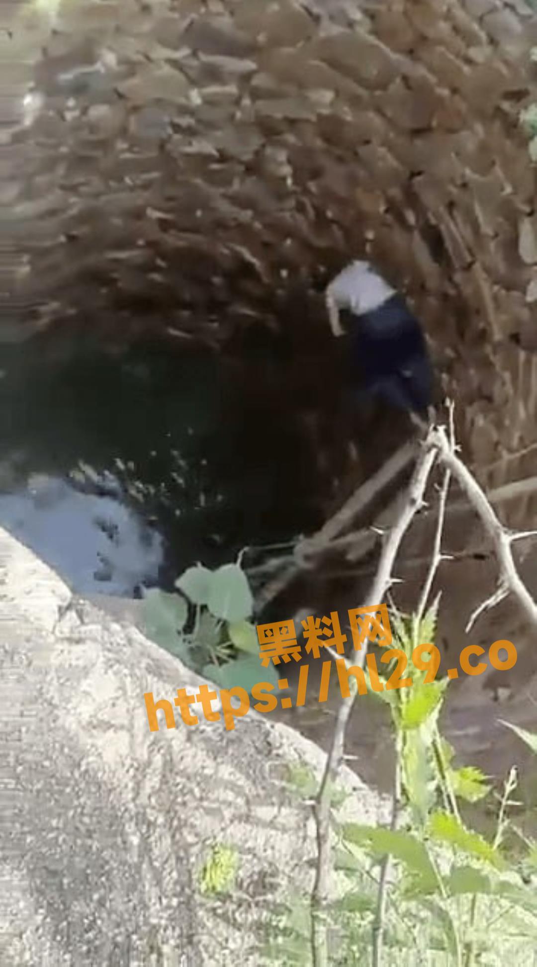 印度拉贾斯坦邦，一名低种姓女孩被高种姓印度男子轮奸并扔进井里，真畜生啊！