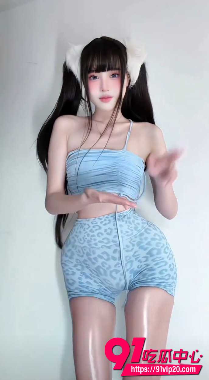 小艾根本吃不饱4