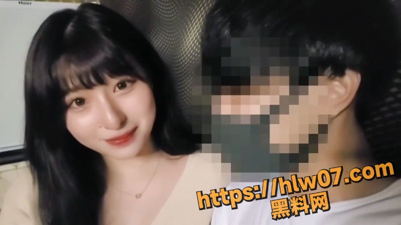 百度云泄密情侣性爱自拍系列 可爱甜妹又纯又欲无限诱惑 叫来闺蜜旁边拍摄记录
