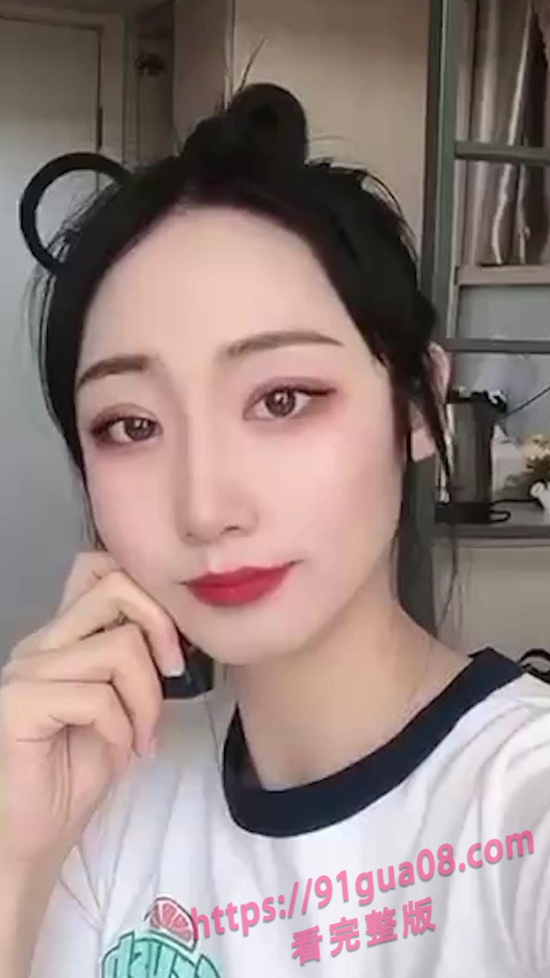江苏少妇苗芳芳与出轨邻居被老公曝光 视频发到物业群当场社死