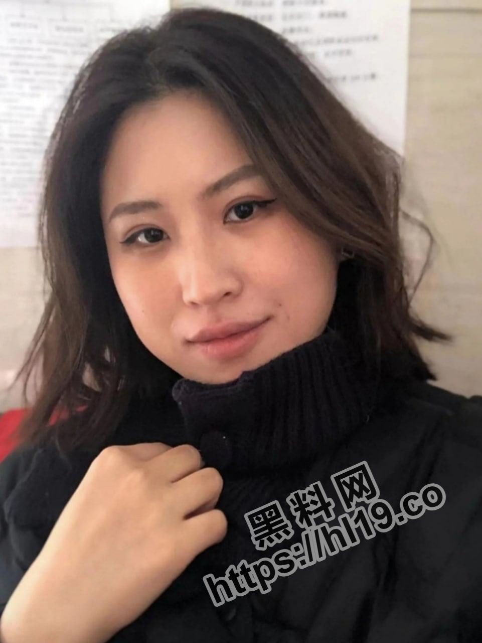 当母狗不听话不肯吃主人的鸡吧时就得用大肉棒疯狂蹂躏抽她嘴巴，这样才能拿捏母狗！