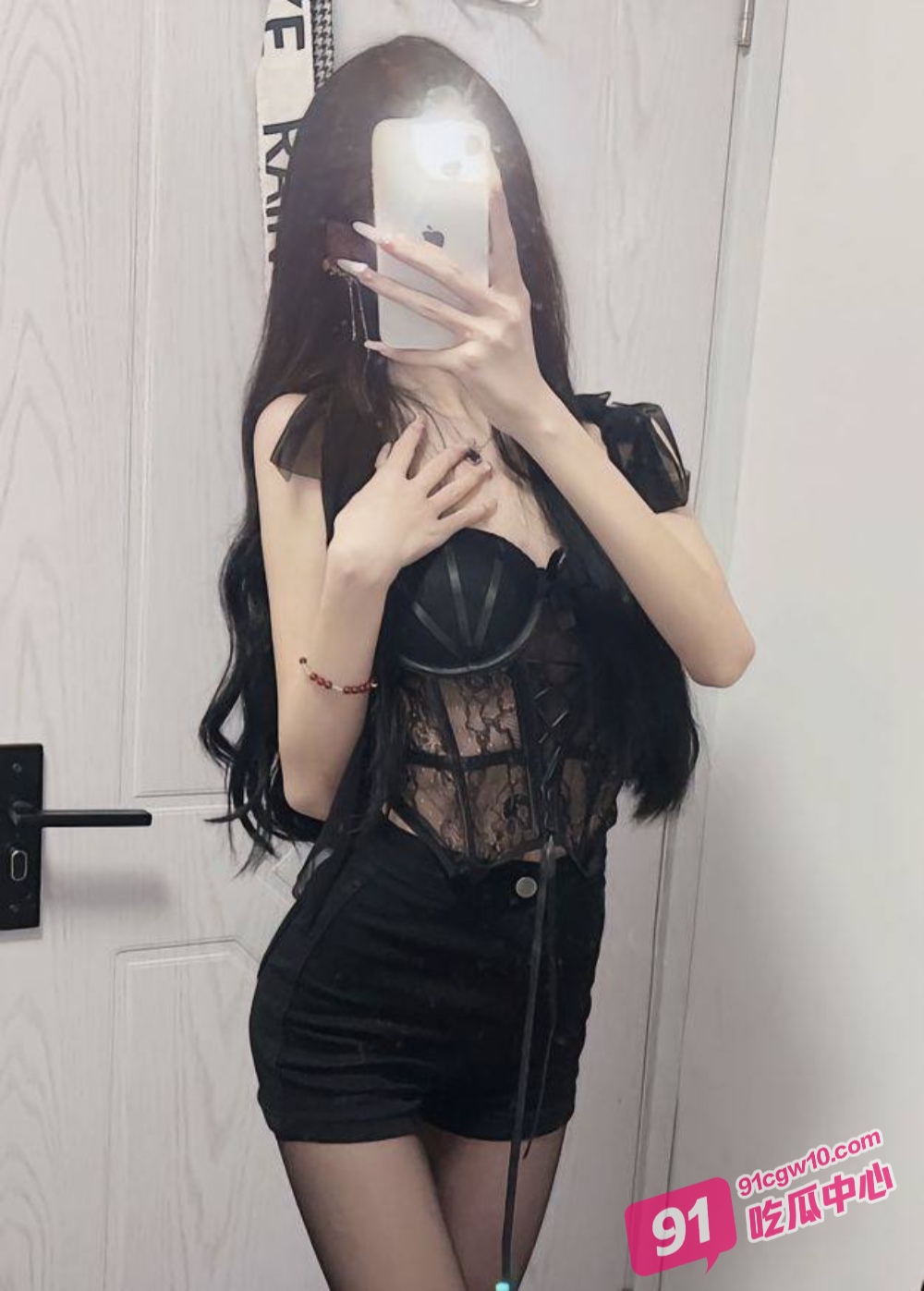 上海嫩妹晶晶 被金主调教性爱视频流出 骚货穿情趣内衣被金主爸爸后入爆操 配图2