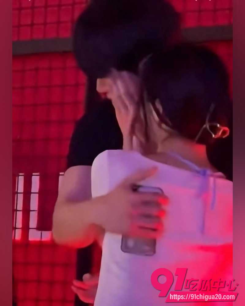 电竞冠军Rookie出轨韩国女网红 4