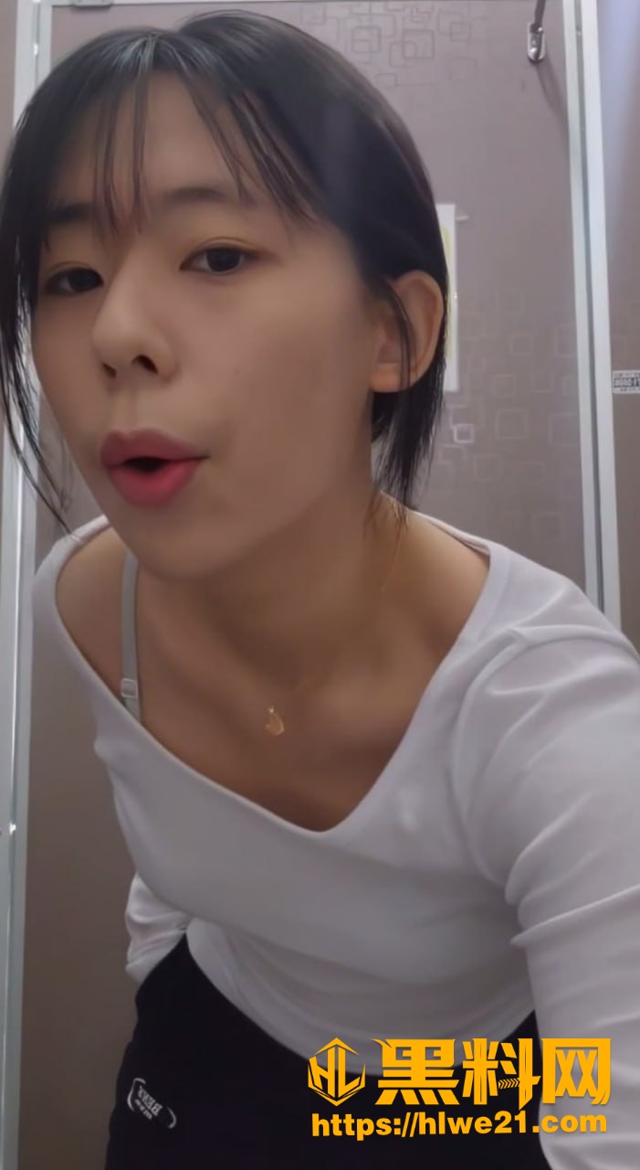 韩国素人 安德玛 精神小妹风 电子烟不离手 脱衣自慰 阿黑颜表情特别有味道