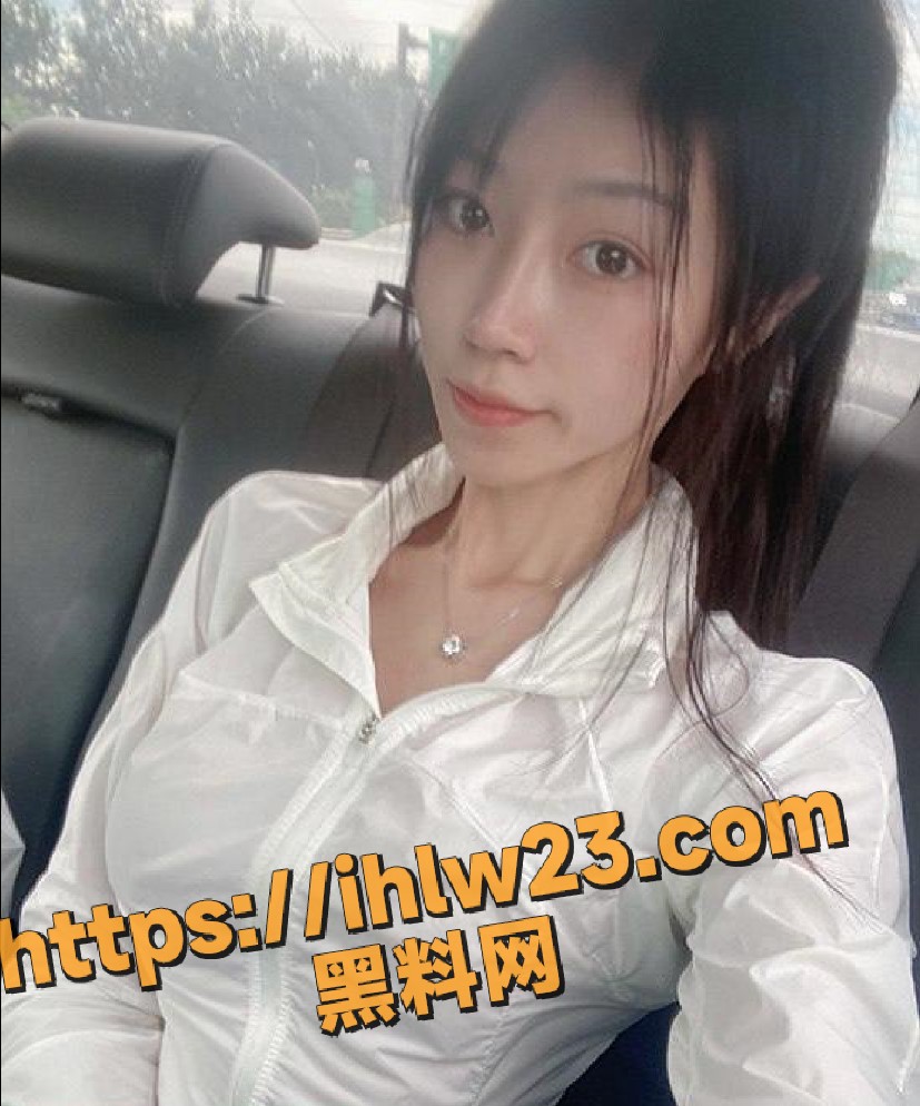 高颜值露出反差婊博主 彤彤乖 外出寻刺激配合主人玩调教 街头露出自慰玩遥控跳蛋！