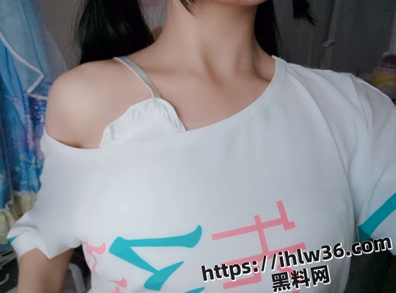 极品反差萝莉学生妹 身材一流 白虎小穴粉嫩逼 雪白的娇躯感觉都能掐出水来太嫩了