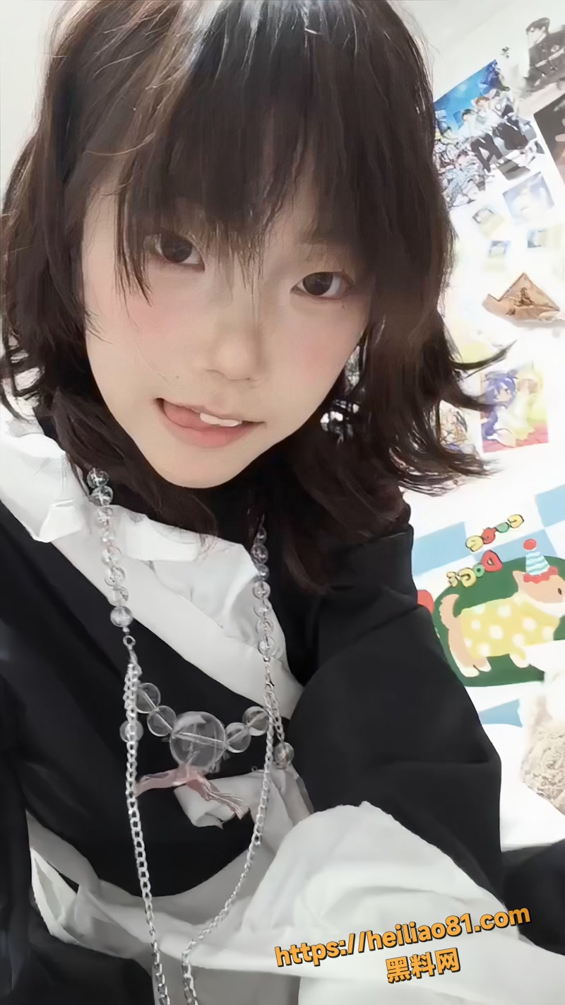 极品网红白月光清纯嫩妹宿舍大尺度私拍 性感肥臀尤物大长腿诱惑