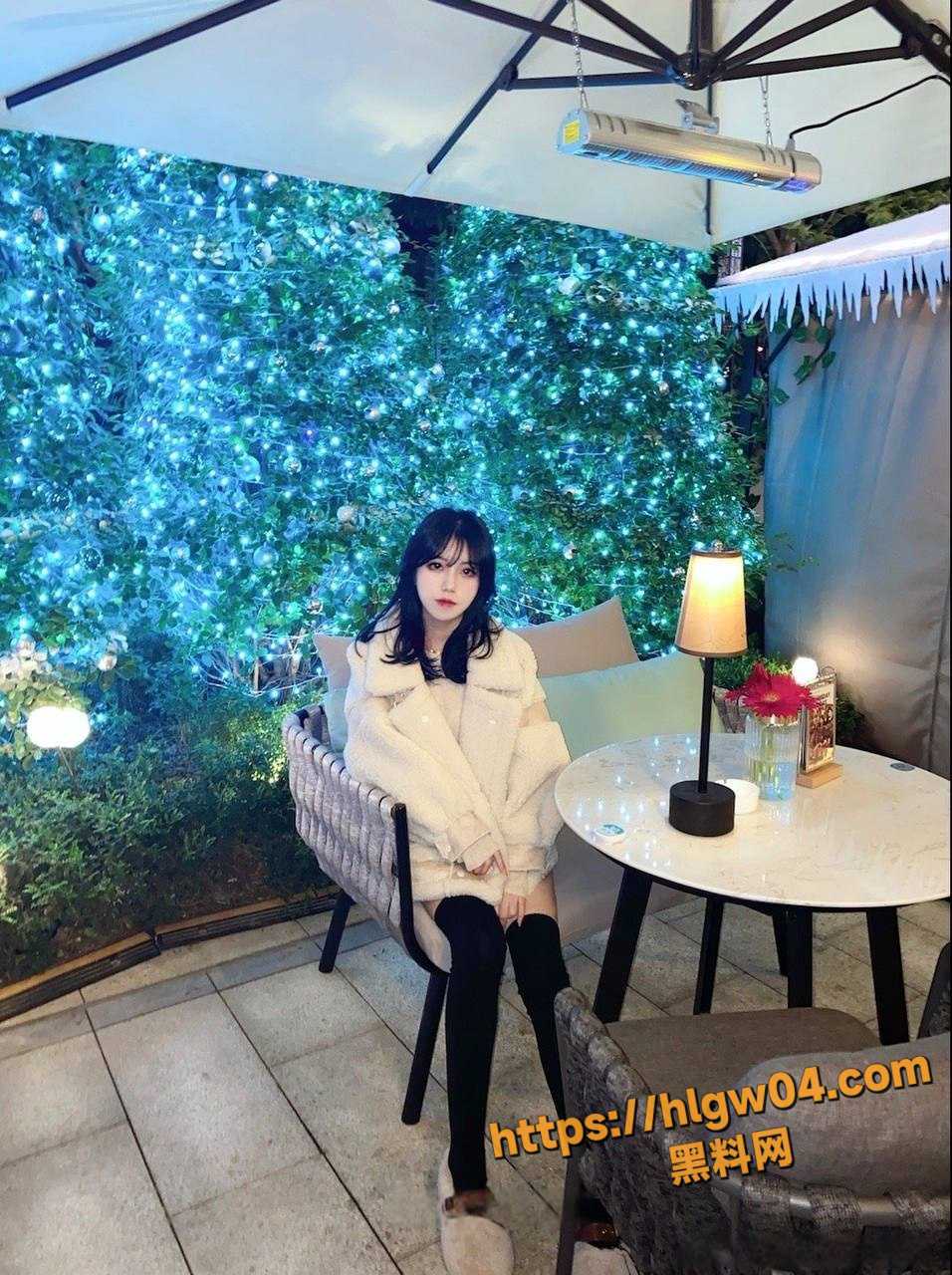 抖音网红 天降之雯 曝光泄密 高颜值露脸自慰反差婊美女 清纯的外表下一颗淫荡的心！