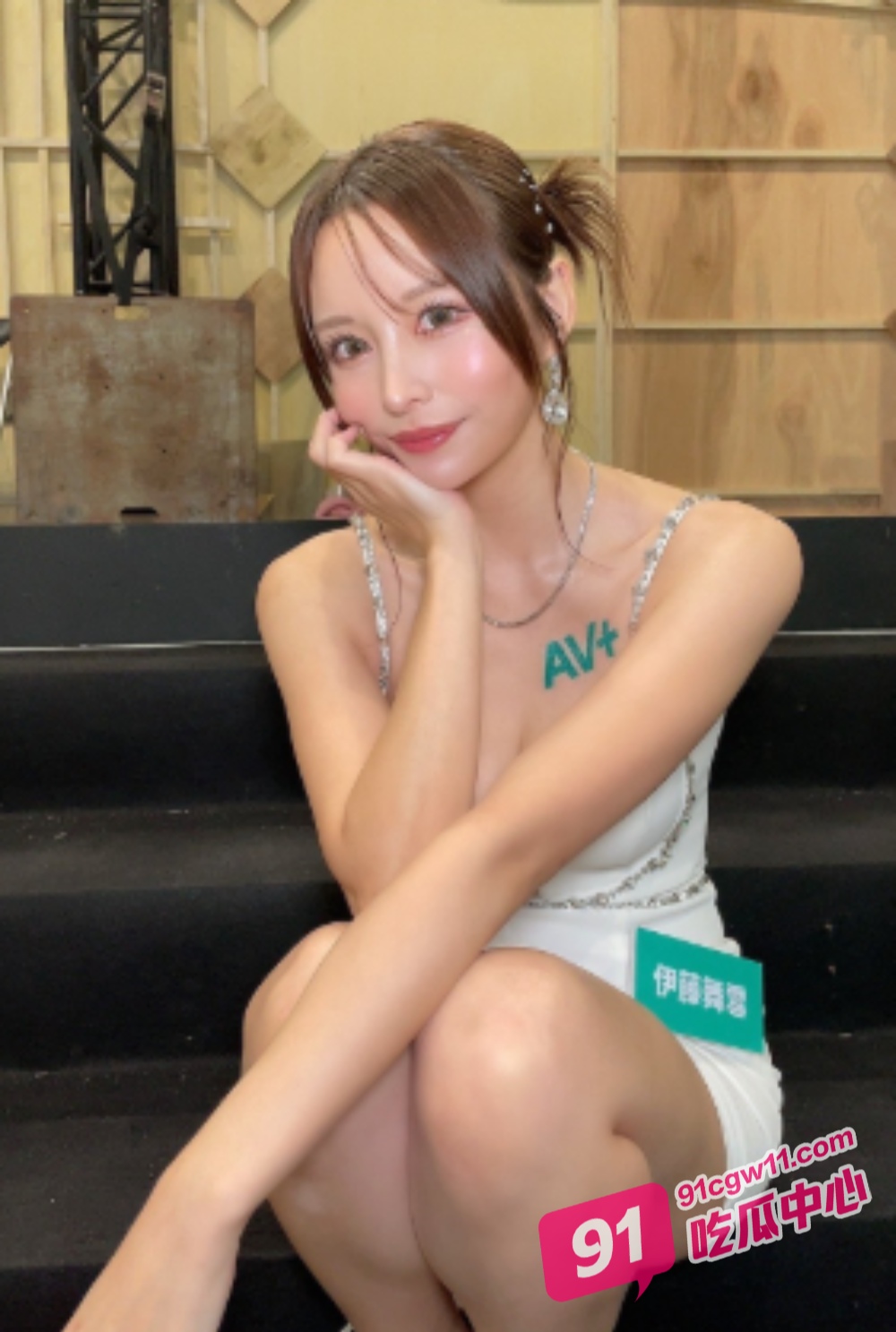 撸片推荐~与大叔二婚的我被弟弟后入中出 这种背德偷欢的感觉简直太爽了! 配图2