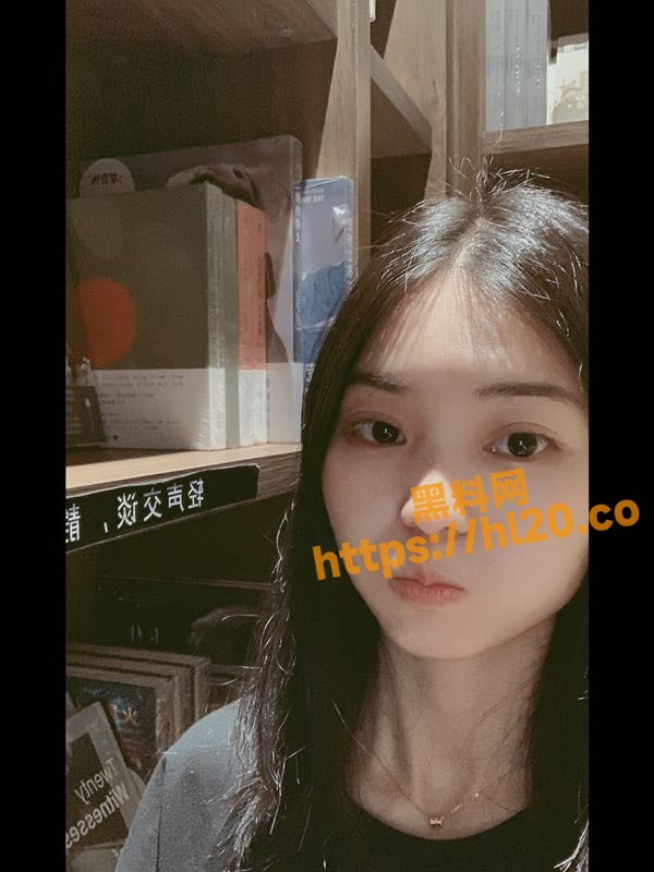 师范学院反差女老师【候小薇】课堂上可爱形象到了床上秒变淫荡狐狸精！