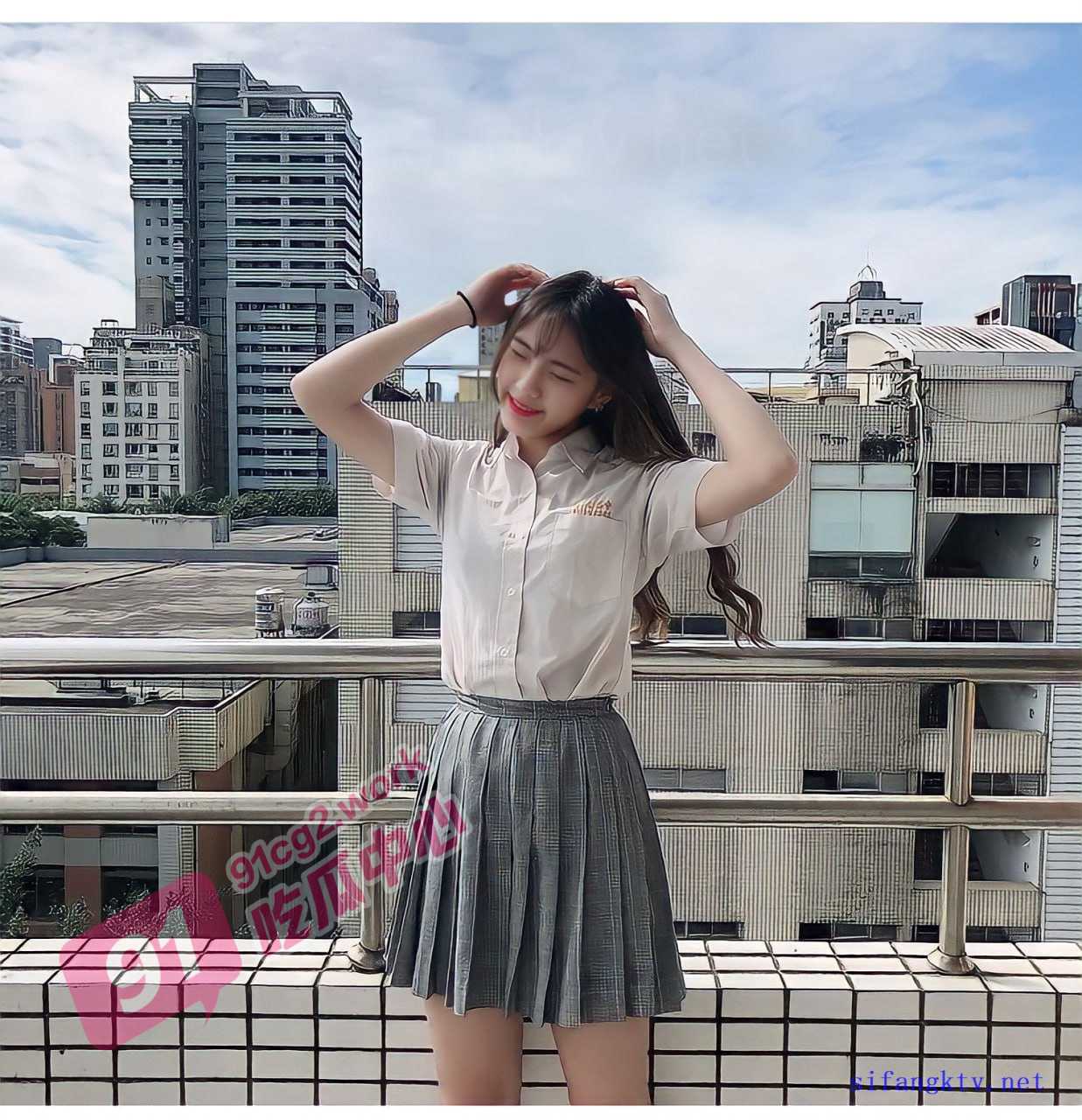 上海大学朱羡妮~不一样的反差与挑逗 哪个男人能忍得住?