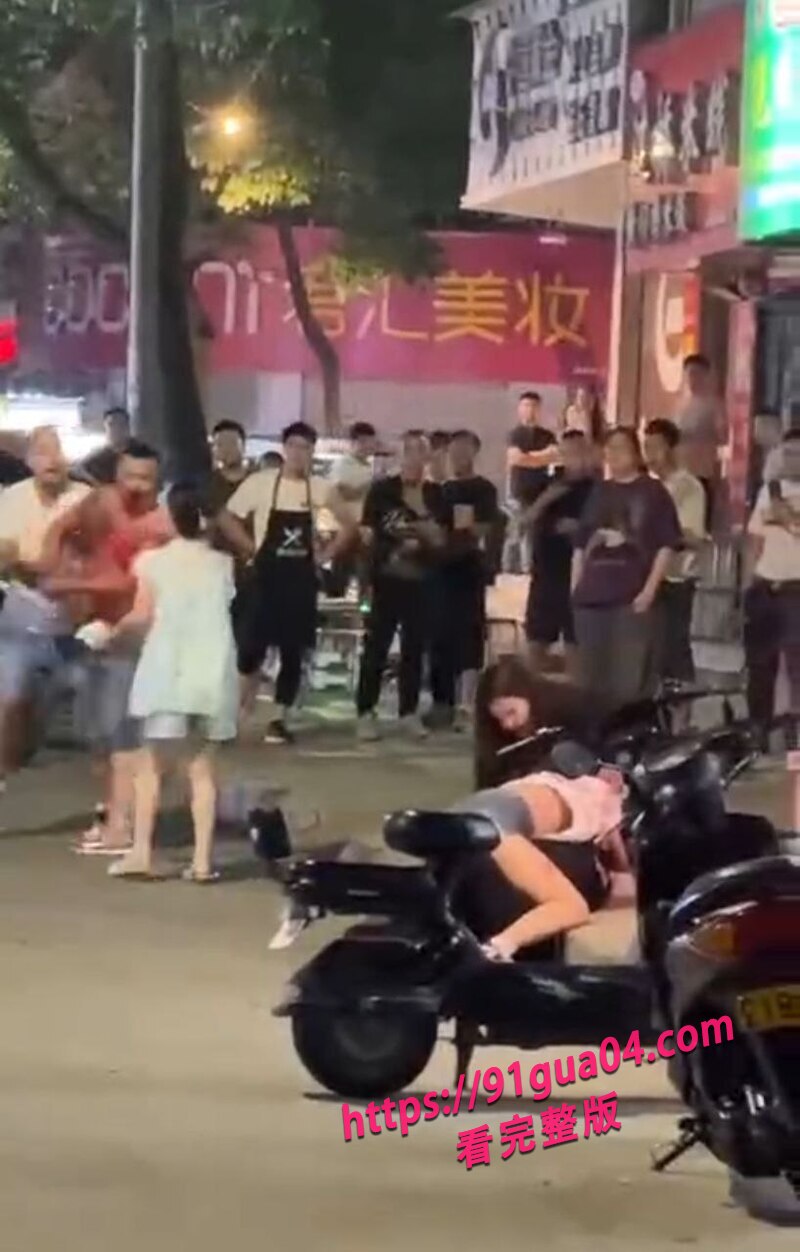 陕西城固县街头伤人02