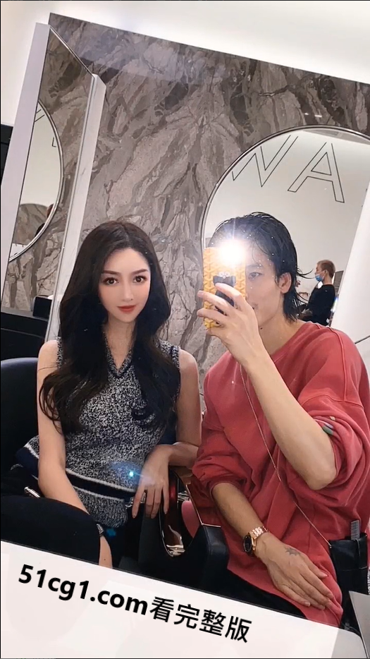 网友爆出黄晓明和 #叶珂 在一起了,这个网红好像已婚还有两个孩子,所以这是真的吗?