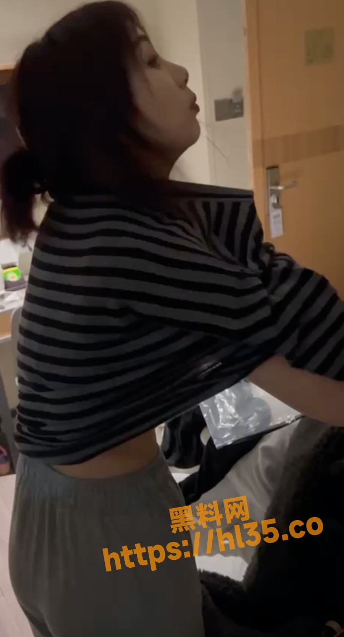 义乌工商职业技术学院 石依娜 骚女友被兄弟无套插入！逆天的颜值却做出惊人反差！