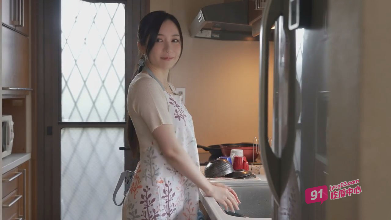 深夜撸片推荐～已婚妇女巨乳诱惑，勾引嫩男出轨大战！ 配图2