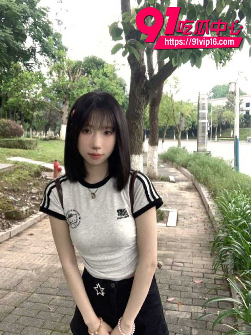 高颜值成年女大学生在校外认主人被大叔调教成母狗随意玩弄泄欲4
