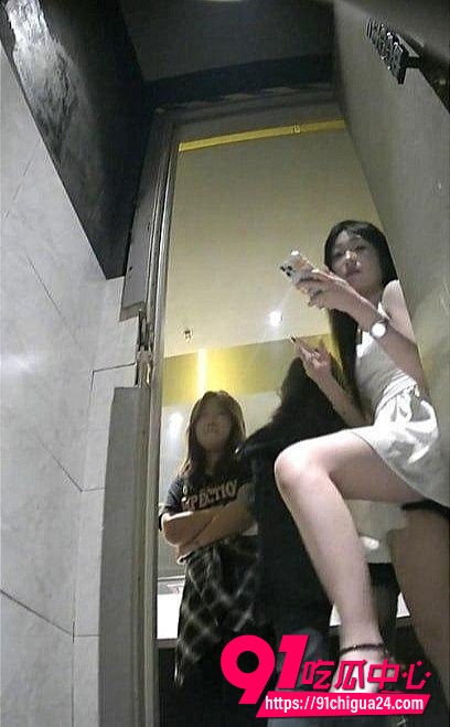 酒吧厕所偷拍2
